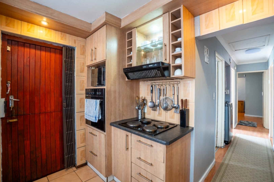 5 Bedroom Property for Sale in Electric City Western Cape